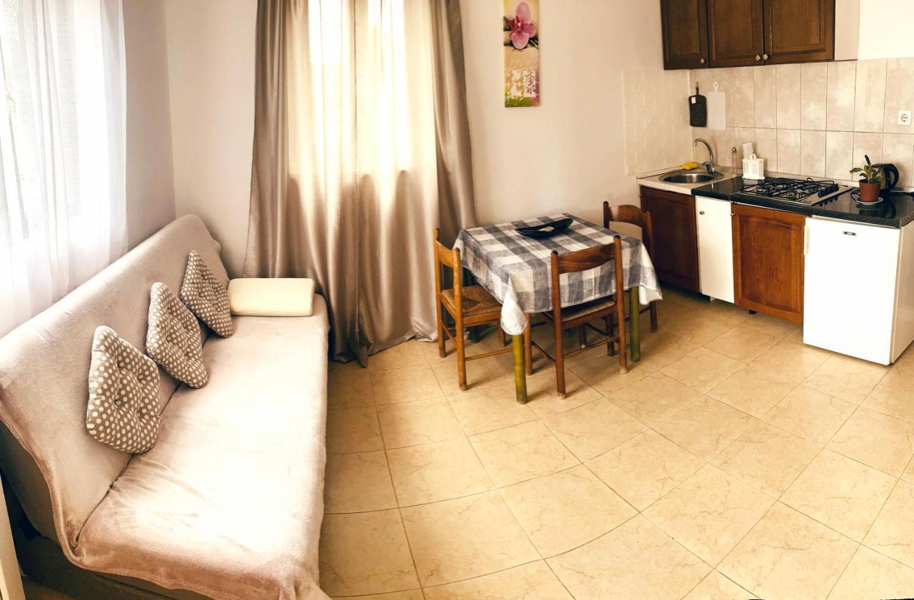 Leon Apartment